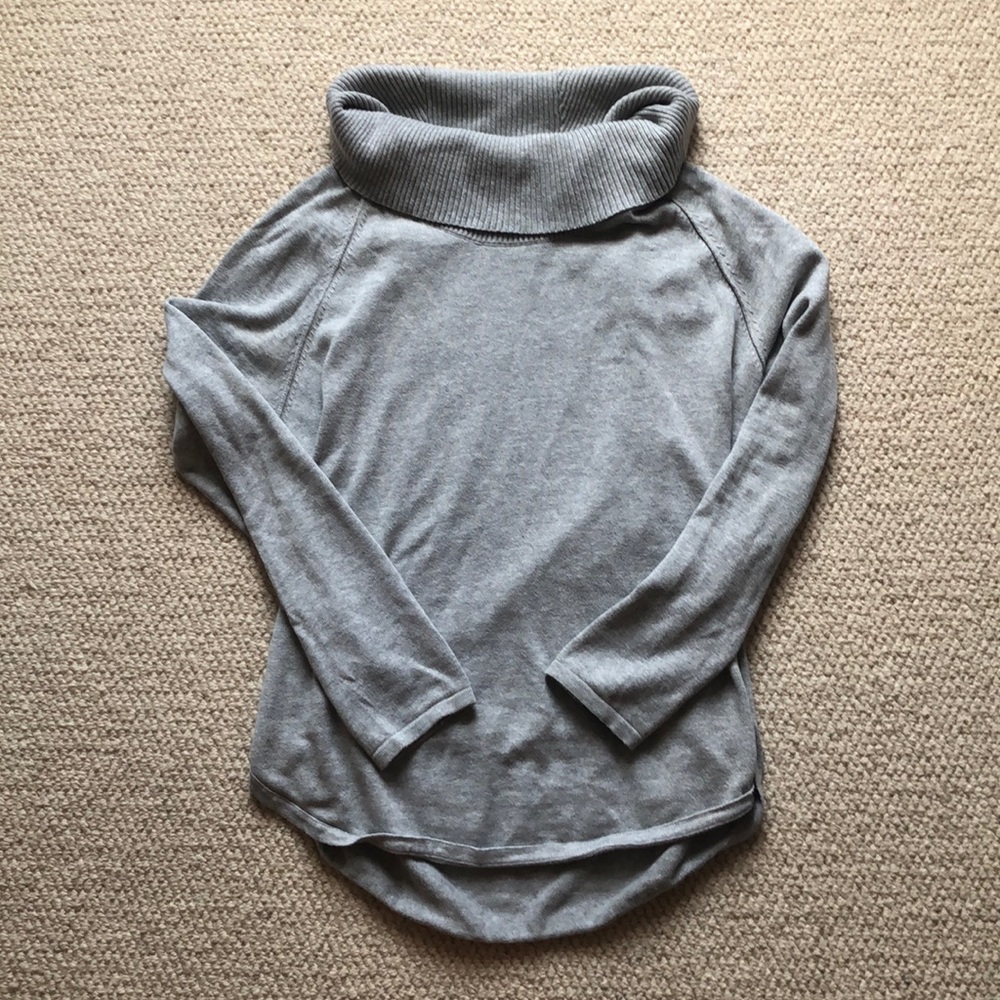 Jeanne Pierre cowlneck sweater size M